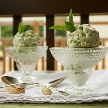Pistachio Mint Frozen Yogurt